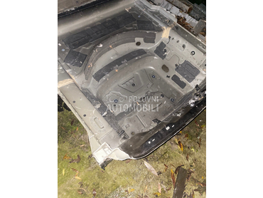 Zadnji vezni lim,korito za Audi A8 od 2017. do 2024. god.