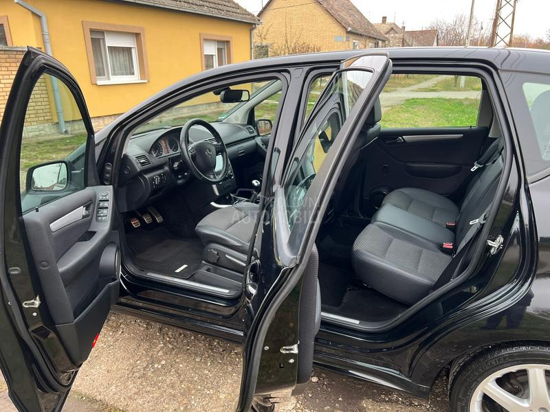 Mercedes Benz A 180 webasto