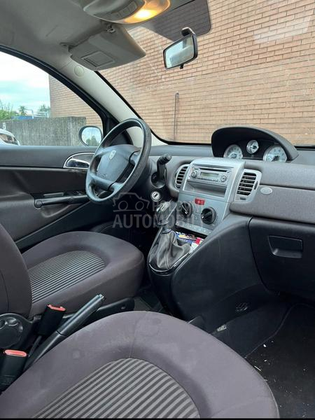 Lancia Ypsilon 1.4TNG