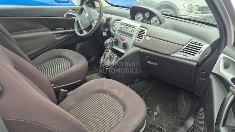 Lancia Ypsilon 1.4TNG