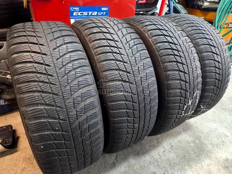 Bridgestone 215/55 R17 Zimska