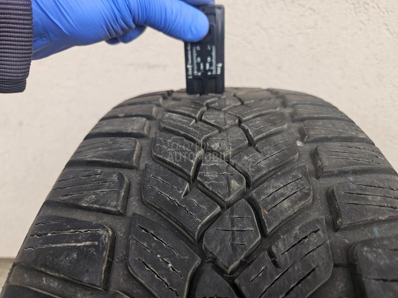 Fulda 215/55 R17 Zimska