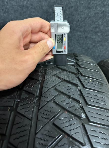 Continental 215/55 R17 Zimska