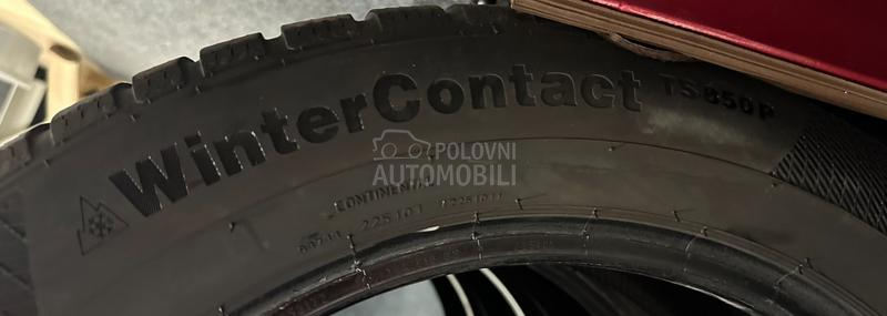 Continental 215/55 R17 Zimska