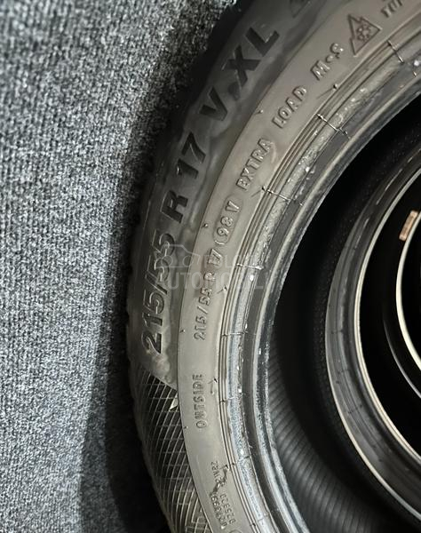 Continental 215/55 R17 Zimska