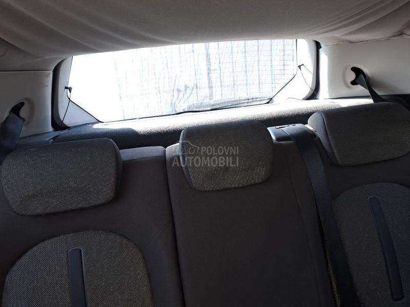 kompletan auto u delovima