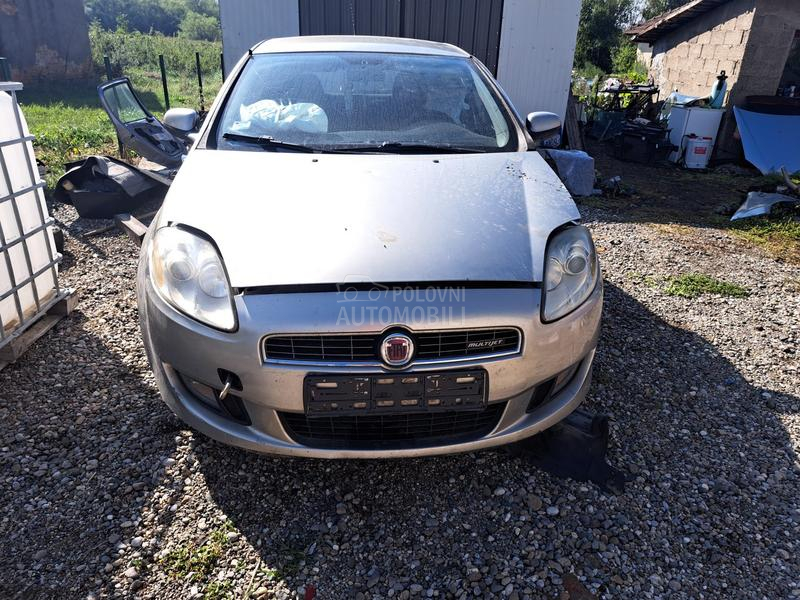 kompletan auto u delovima