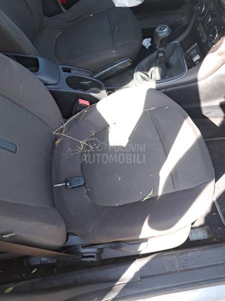 kompletan auto u delovima