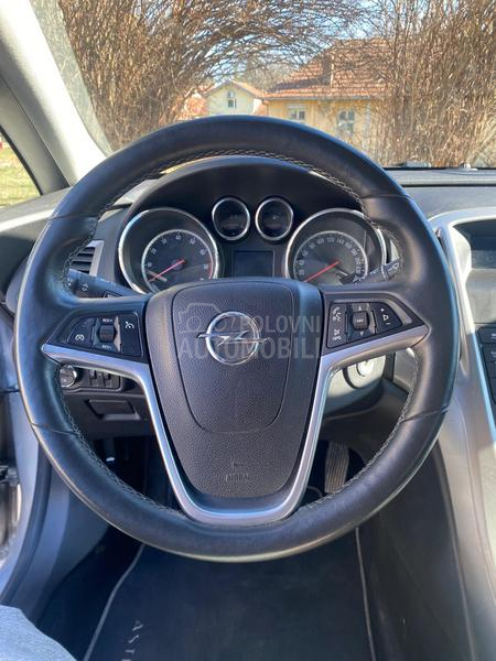 Opel Astra J 