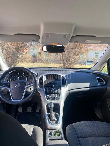 Opel Astra J 