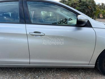 Vrata desna prednja za Peugeot 308 od 2014. do 2021. god.