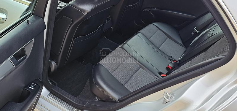 Mercedes Benz C 180 2.2CDI JEDIINSTVEN