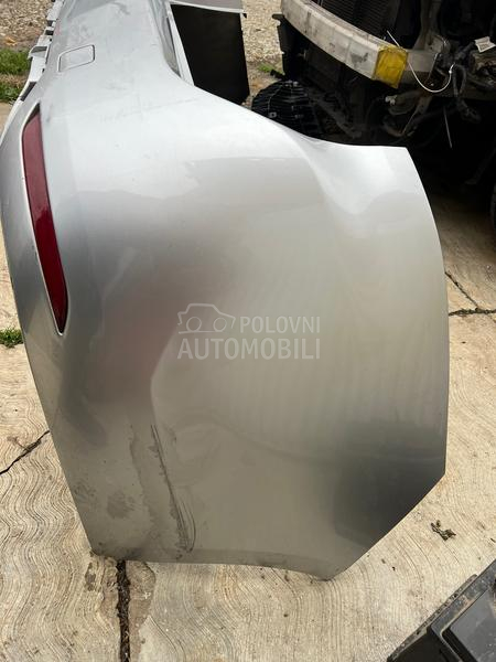 Branik zadnji karavan