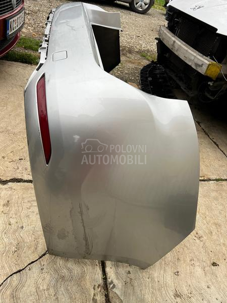 Branik zadnji karavan