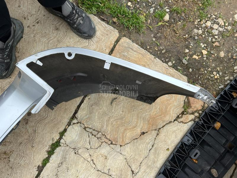 Branik zadnji karavan