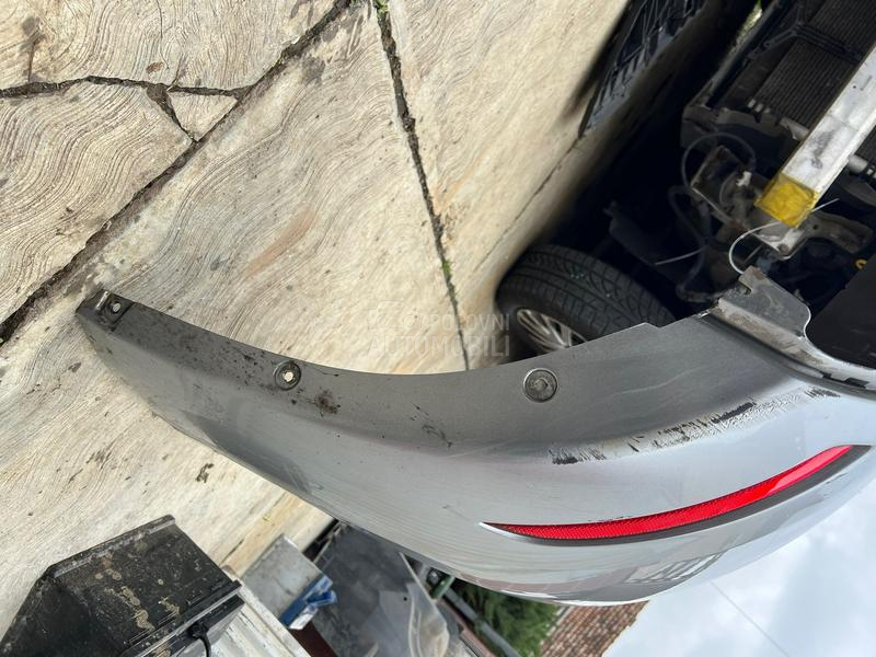 Branik zadnji karavan