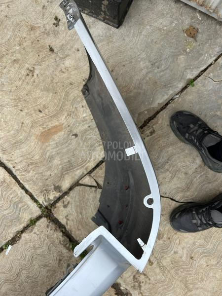 Branik zadnji karavan