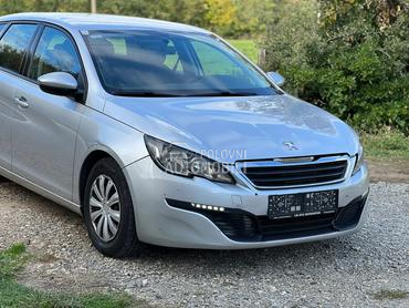 Far desni za Peugeot 308 od 2014. do 2021. god.