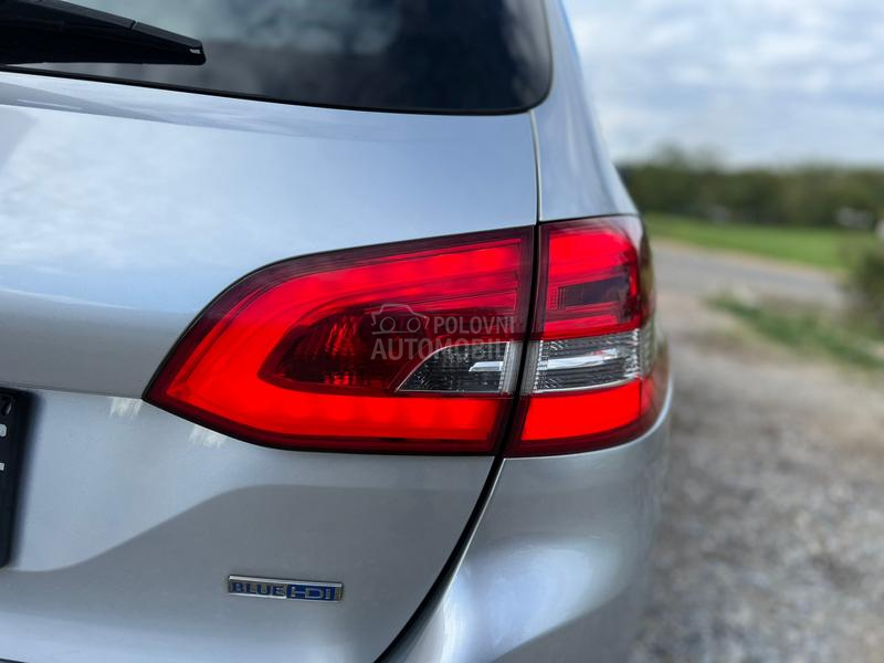 Stop svetlo desno unutrasnje