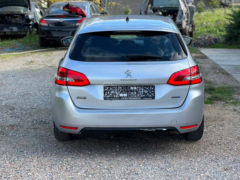 Stop svetlo levo unutrasnje