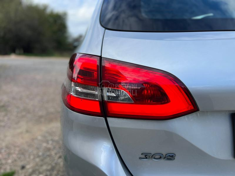 Stop svetlo levo unutrasnje