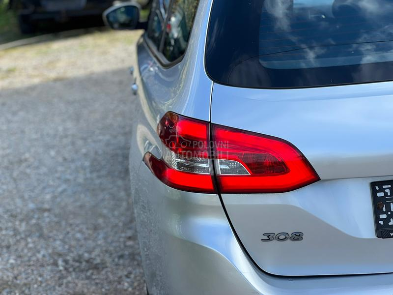 Stop svetlo levo unutrasnje