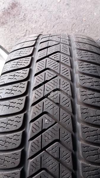 Pirelli 245/45 R19 Zimska