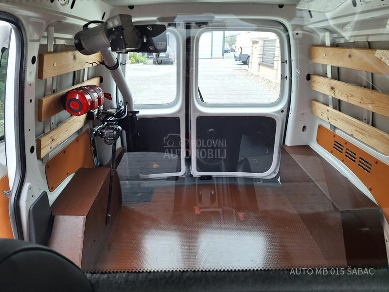 Volkswagen Caddy 1.6 TDI sa KRANOM