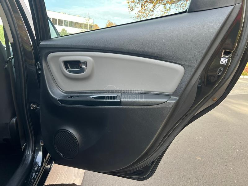 Toyota Yaris 1.33 TREND  CH