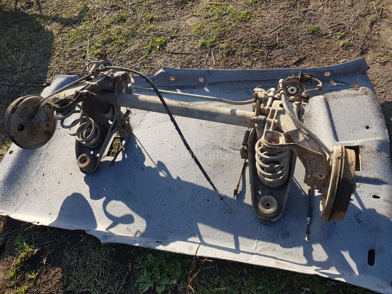 TORZIJA ZADNJA KARAVAN.