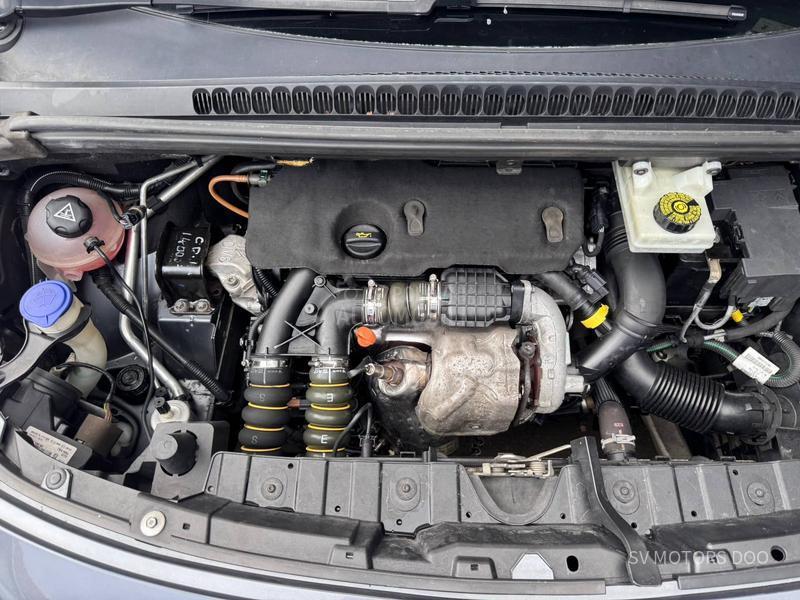 Peugeot 3008 1.6ehdi 112