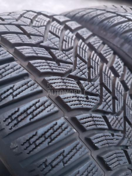 Dunlop 235/45 R18 Zimska