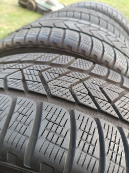 Pirelli 235/60 R18 Zimska