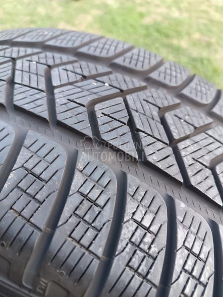 Pirelli 235/60 R18 Zimska