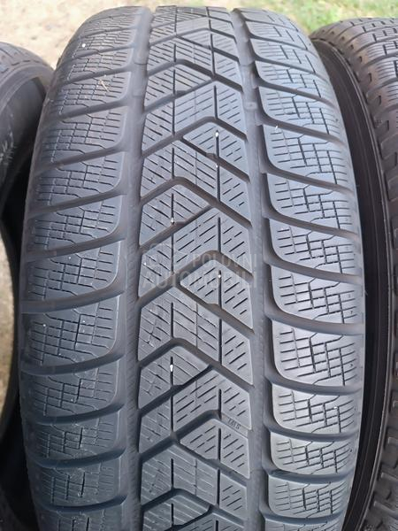 Pirelli 235/60 R18 Zimska