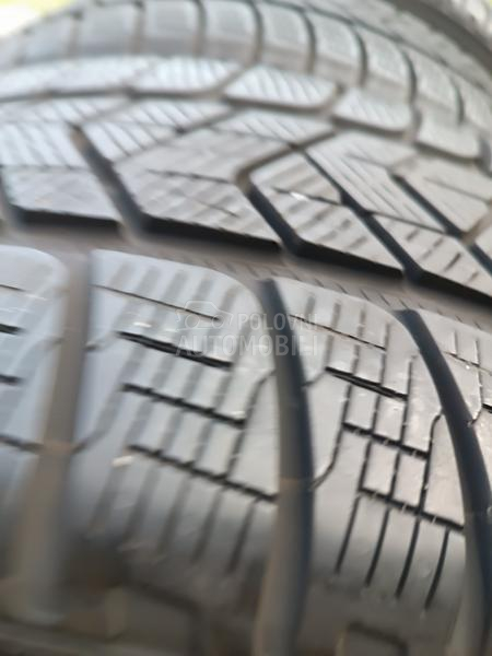 Pirelli 235/60 R18 Zimska