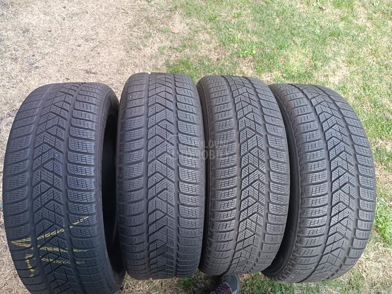 Pirelli 235/60 R18 Zimska