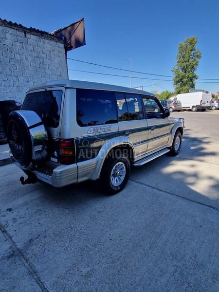 Mitsubishi Pajero 