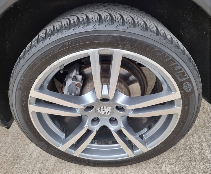 Porsche Cayenne 3.0 d