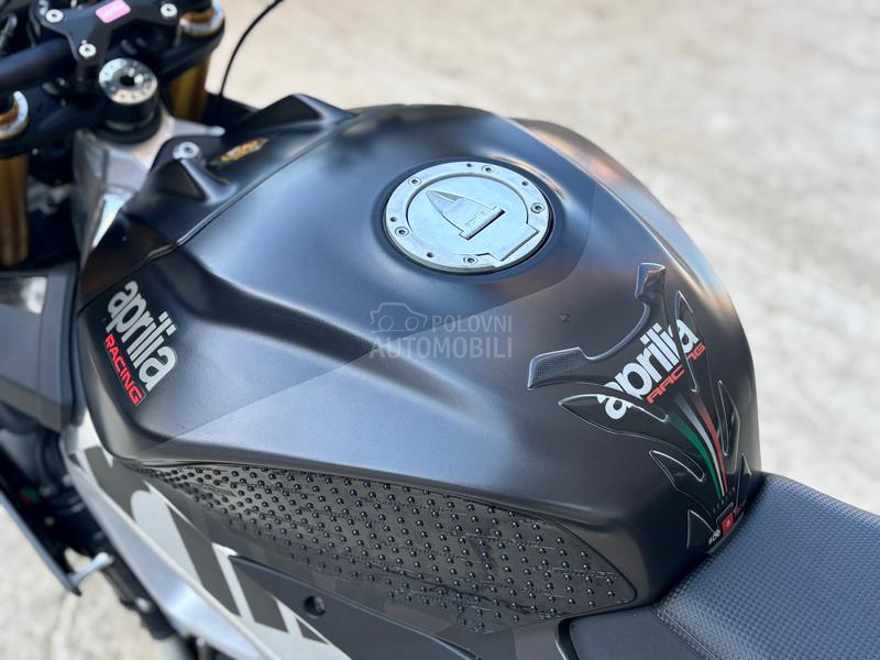Aprilia tuono v4 factory 1100