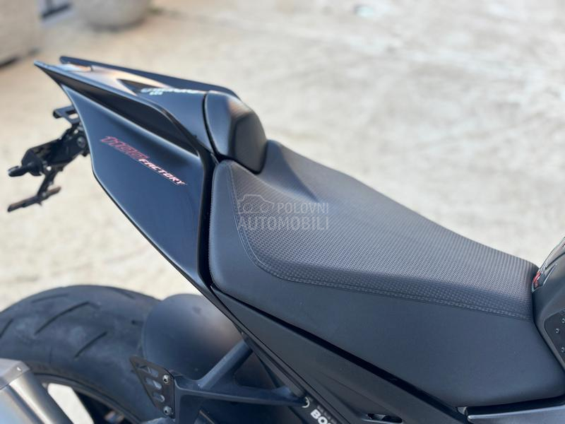 Aprilia tuono v4 factory 1100