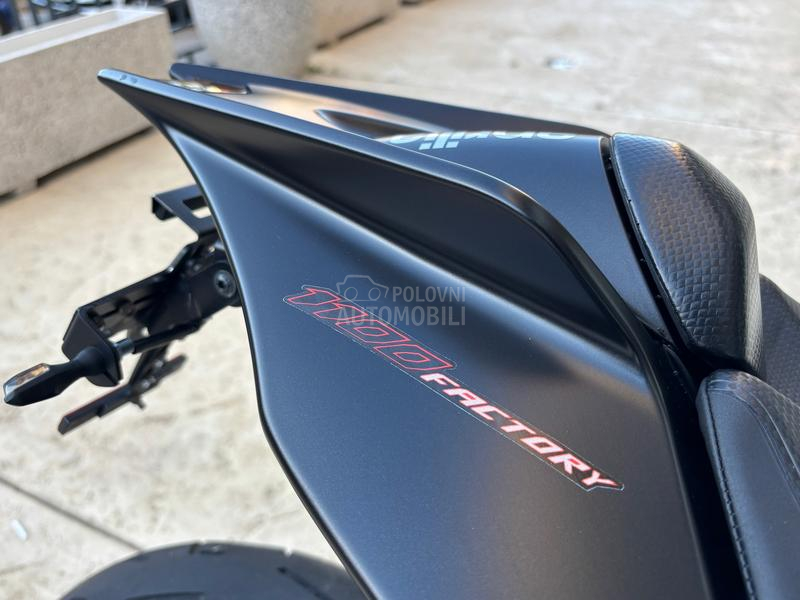 Aprilia tuono v4 factory 1100