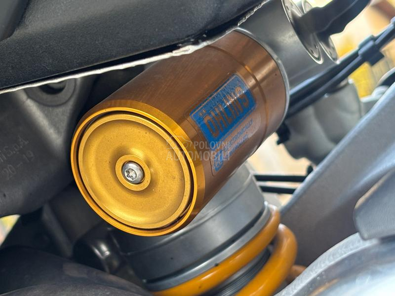 Aprilia tuono v4 factory 1100