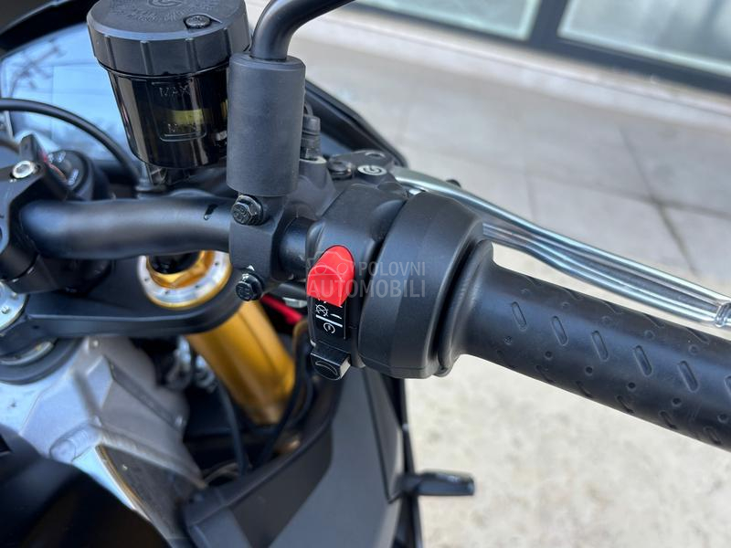 Aprilia tuono v4 factory 1100