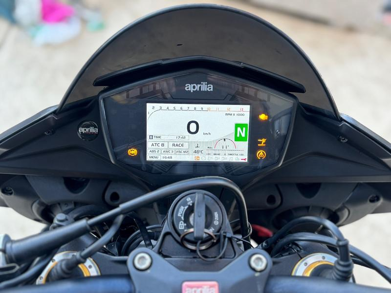 Aprilia tuono v4 factory 1100