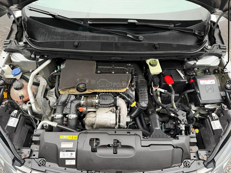 Peugeot 308 1.6e-HDI PANO/LED