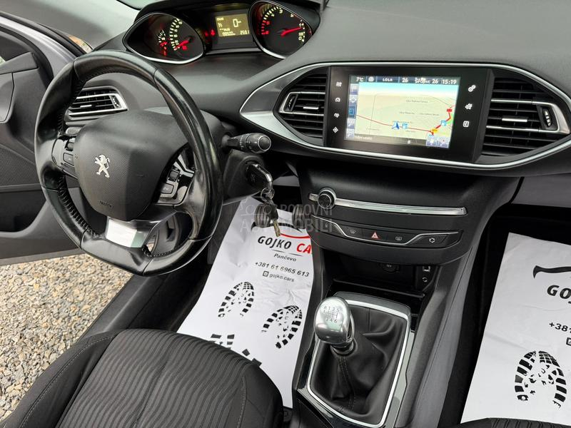 Peugeot 308 1.6e-HDI PANO/LED