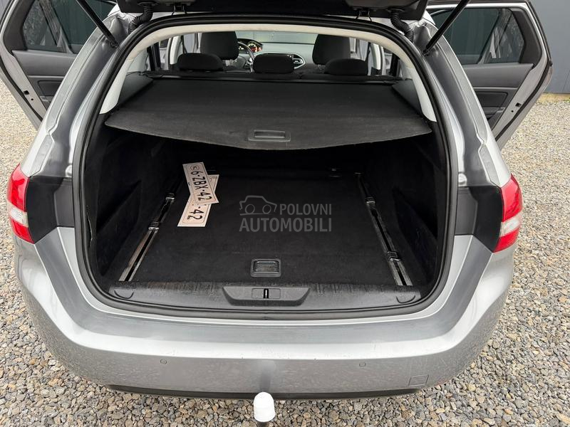 Peugeot 308 1.6e-HDI PANO/LED