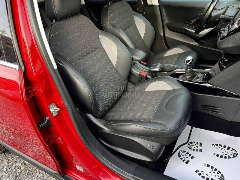 Peugeot 2008 1.2i/Allure/Kam/Led