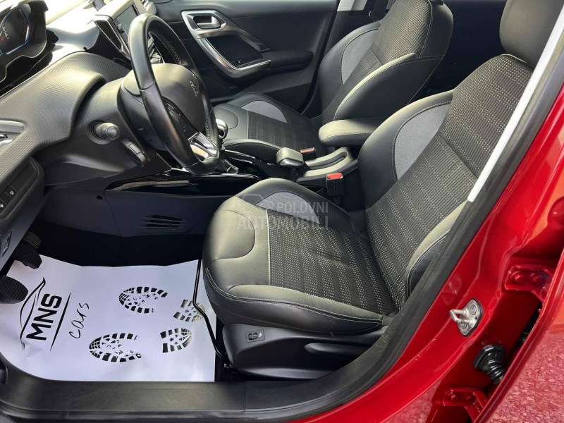 Peugeot 2008 1.2i/Allure/Kam/Led